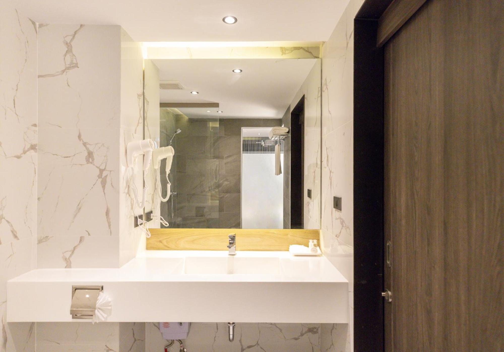 Pure Eleven Hotel Bangkok Makkasan Esterno foto